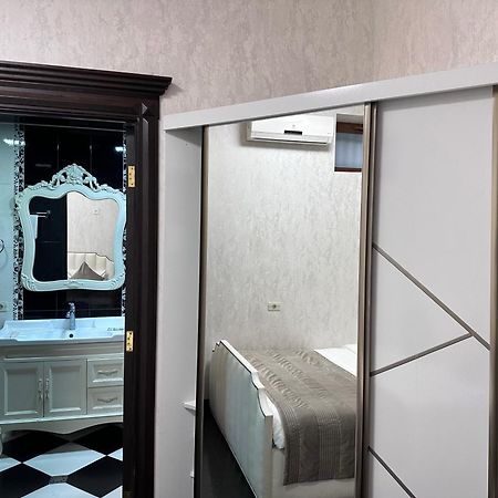 Royal Renaissance Hotel Ереван Екстериор снимка
