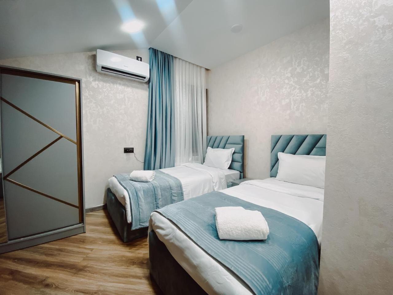 Royal Renaissance Hotel Ереван Екстериор снимка