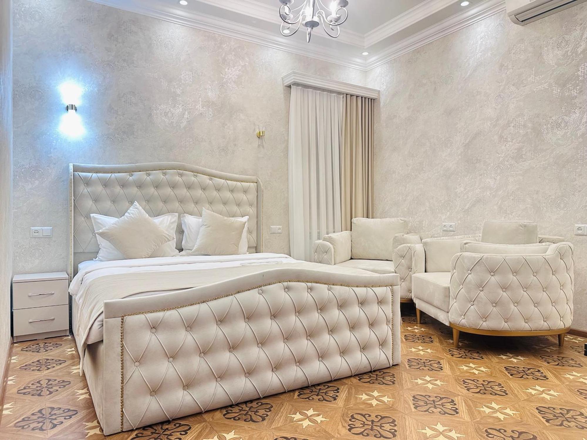 Royal Renaissance Hotel Ереван Екстериор снимка