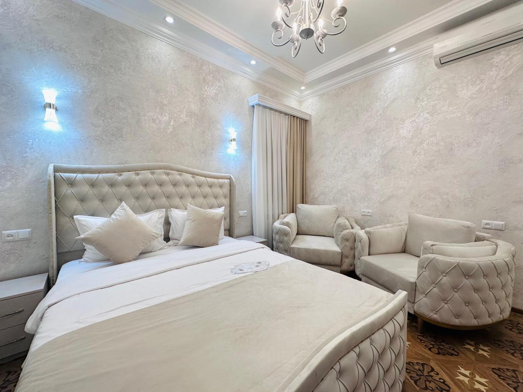 Royal Renaissance Hotel Ереван Екстериор снимка
